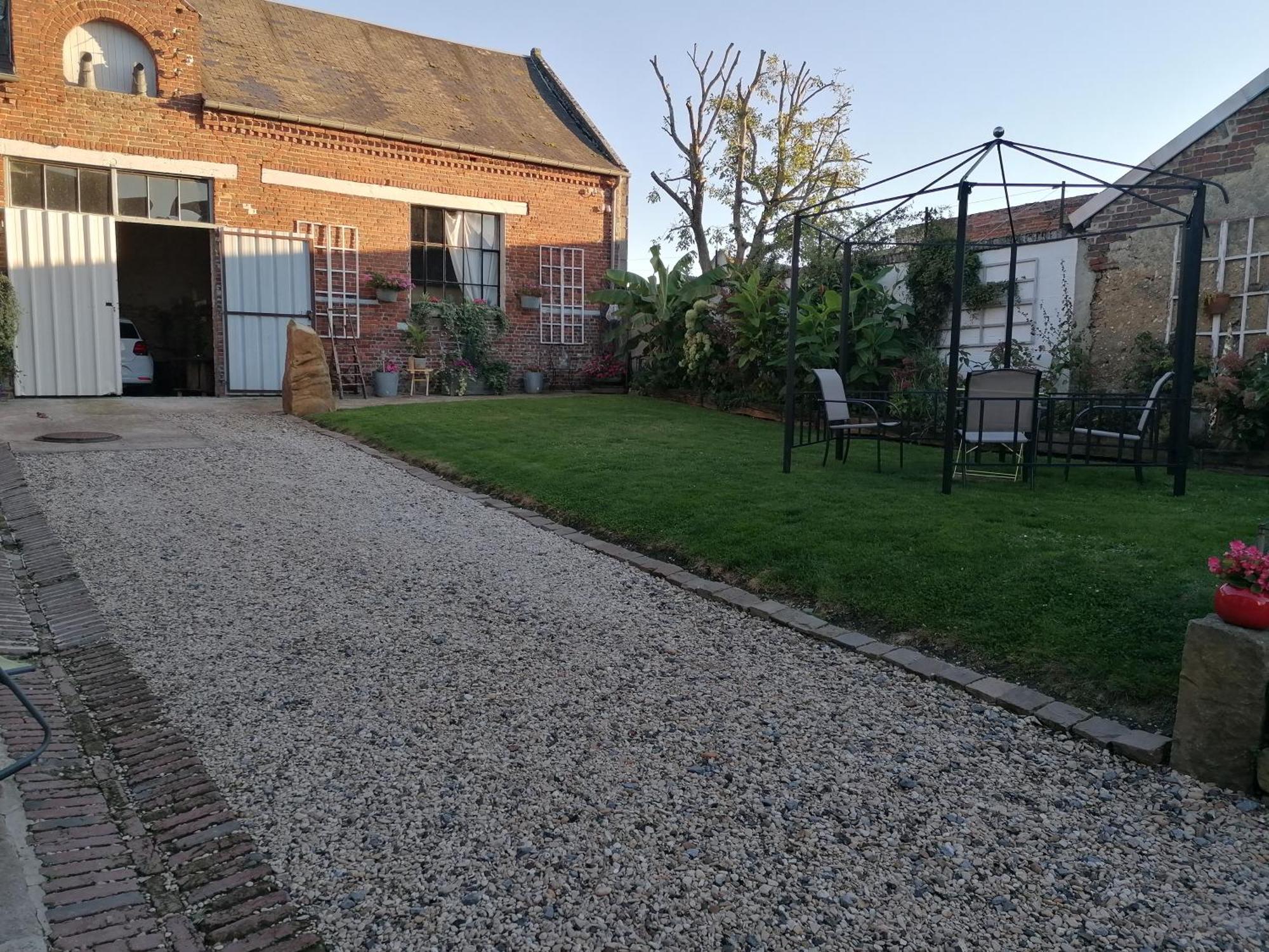 Lola Apartment Montigny-Sur-Crecy Екстериор снимка